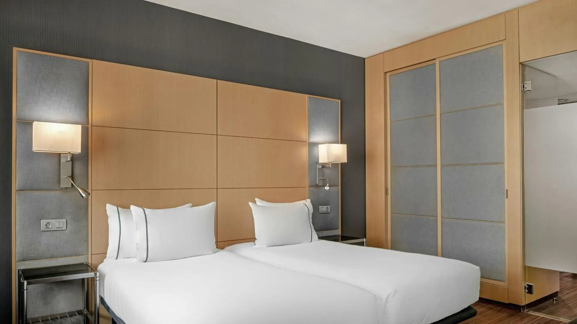 Ac Hotel Victoria Suites By Marriott Barcelona 4*,