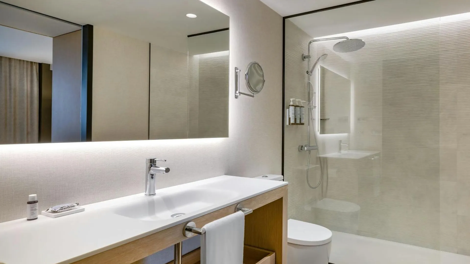 ****  Ac Hotel Victoria Suites By Marriott Barcelona Spanyolország